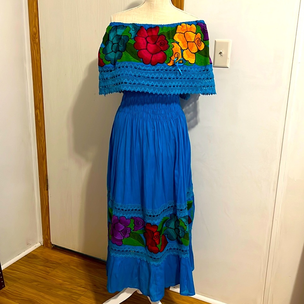 Beautiful Mexican dress 👗